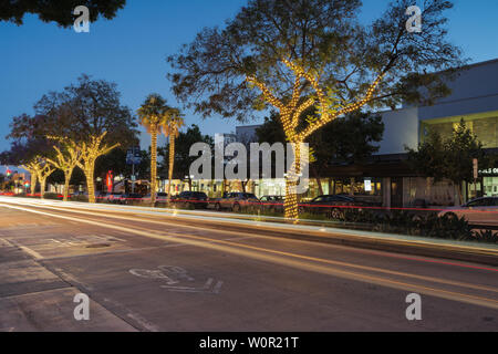 Bild South Lake Avenue in Pasadena, Kalifornien. Die South Lake District umfasst Premier Shopping-, Dining-, und Finanzdienstleistungen. Stockfoto