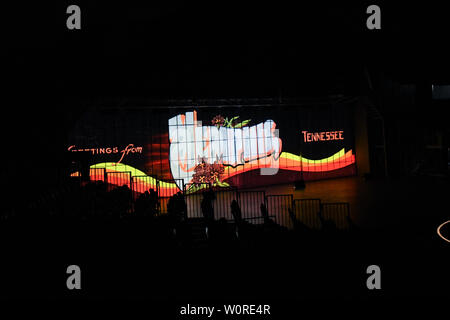 Pasadena, Kalifornien, USA. 27 Juni, 2019. Einen allgemeinen Überblick über das Theater der Lunar Dome für die Apollo 11 Medien Vorschau Veranstaltung im Rose Bowl in Pasadena, Kalifornien. Credit: Billy Bennight/ZUMA Draht/Alamy leben Nachrichten Stockfoto