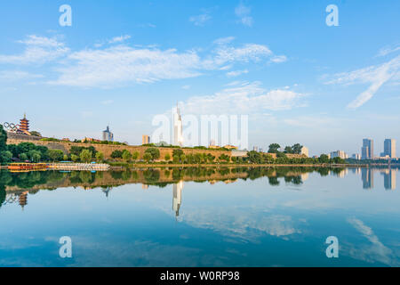 Am frühen Morgen Landschaft auf der Ming Stadtmauer von Xuanwu-see, Nanjing, Jiangsu, Stockfoto