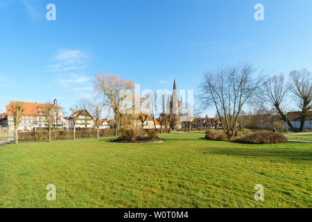 NEUSTADT (Hessen), Deutschland - 18. FEBRUAR 2018: die typische Architektur und Gebäude in der Altstadt. City Park. Stockfoto