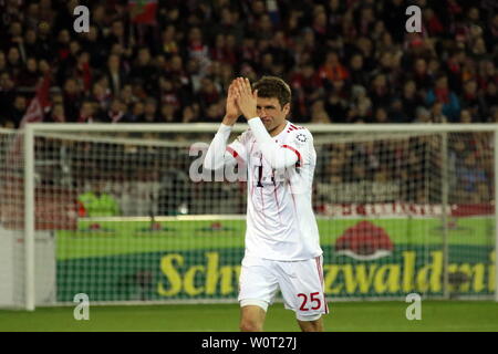 Zufrieden bei seiner Auswechslung: Thomas Müller, 1. BL: 17-18 - 25. Spieltag SC Freiburg - Bayern München Stockfoto