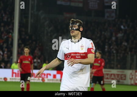 Christian Gentner (VfB Stuttgart), 1. BL: 17-18-27. Spieltag - SC Freiburg vs VfB Stuttgart Stockfoto