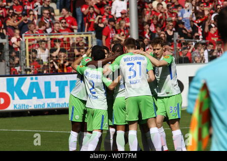 1. BL: 17-18-29. Spieltag - SC Freiburg vs VfL Wolfsburg Stockfoto