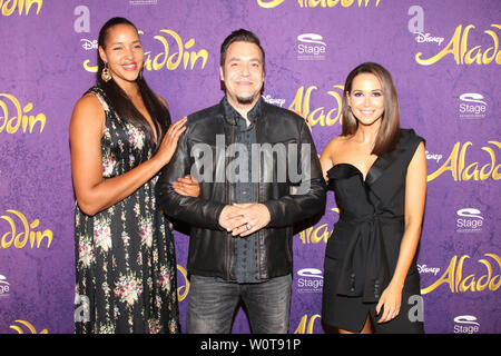 Cassandra Steen, Laith Al Deen, Mandy Grace Capristo, Benefizkonzert ALADDIN & Freunde im Konzert, Neue Flora, Hamburg, 23.04.2018 Stockfoto