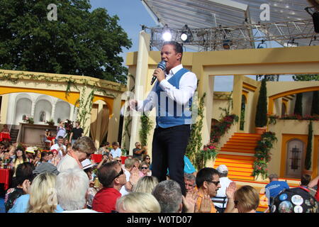 Stefan Mross (Sänger/Moderator und Entertainer) in der ARD-Sendung "Immer wieder Sonntags". Stockfoto