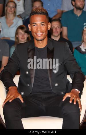 Dennis Aogo (Fussballer), Markus Lanz Live aus dem Studio Stahltwiete, Hamburg, 19.06.2018 Stockfoto