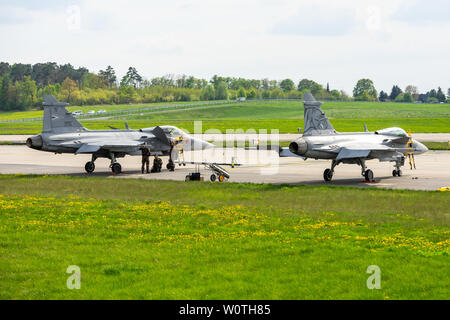 BERLIN - April 27, 2018: Kämpfer, Attack- und Aufklärungsflugzeug Saab JAS-39 Gripen. Ausstellung die ILA Berlin Air Show 2018. Stockfoto