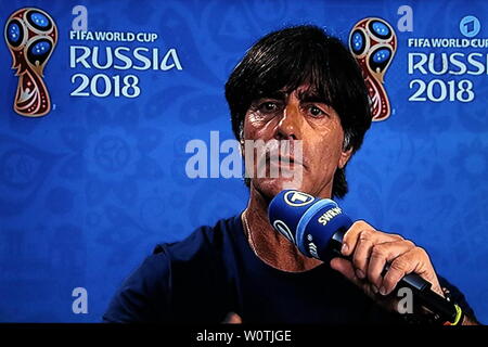 Lambda Joachim Jogi Löw nach dem Spiel der ussball-Championships - Deutschland vs Schweden Stockfoto