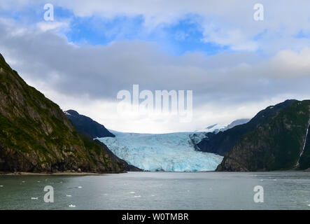 Fernsicht auf ein Holgate Gletschers in Kenai Fjords National Park Seward, Alaska, USA, Nordamerika. Stockfoto