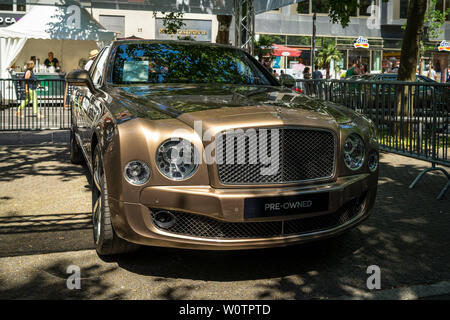 BERLIN - Juni 09, 2018: Britische handgefertigte Full-size Luxury Car Bentley Mulsanne Geschwindigkeit, 2015. Classic Days Berlin 2018. Stockfoto