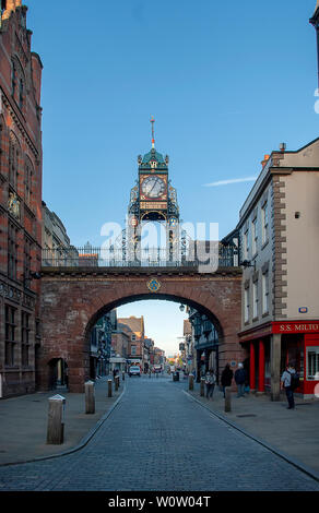 Das Eastgate und das Eastgate Clock in Chester, Cheshire, Großbritannien Stockfoto