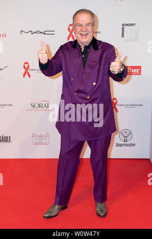 Karl-heinz Richard Fürst von sayn-wittgenstein Künstler gegen Aids Gala (Kuenstler gegen Aids Gala) auf der Bühne Theater des Westens am 19. November 2018 in Berlin, Deutschland. Stockfoto