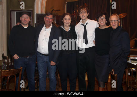 Johannes Pollmann (ROX), Günther Russ (ROX), Hermine Huntgeburth (Regie), Jan Bülow, Maria Köpf (Filmfoerderung HH SH), Michael Lehmann (ROX), Pressetermin am Set von LINDENBERG! MACH DEIN DING, Hamburg Poppenbuettel, 26.11.2018 Stockfoto