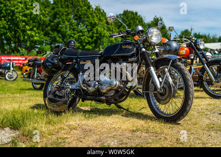 PAAREN IM GLIEN, Deutschland - 19. MAI 2018: Eine klassische britische Motorrad Norton Commando Mk 1 750cc. Oldtimer-show 2018 sterben. Stockfoto