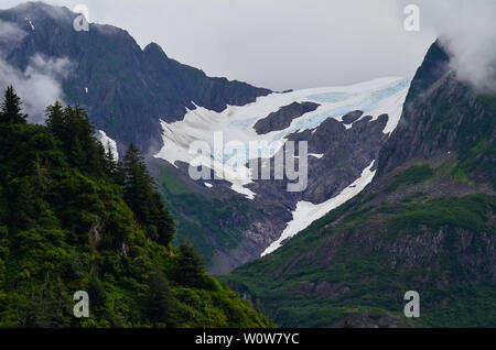 Fernsicht auf einem Gletscher in Kenai Fjords National Park Seward, Alaska, USA, Nordamerika. Stockfoto