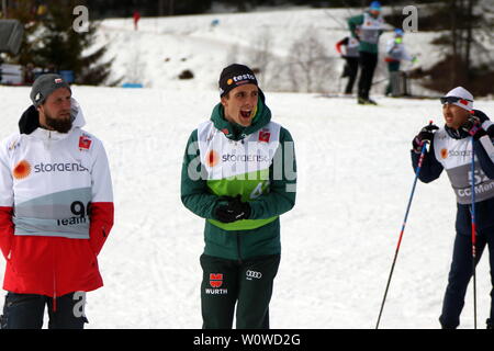 Die seit 1996 vom Streckenrand aus anfeuern: Janosch Brugger (WSG Schluchsee/Deutschland) beim Rennen der Herren Staffel 4 x 10 Km Skilanglauf, Nordische Kombination, FIS Nordische Ski-WM 2019 in Seefeld Stockfoto