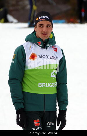 Janosch Brugger (WSG Schluchsee/Deutschland) verfolgt das Rennen der Herren Staffel 4 x 10 Km Skilanglauf, Nordische Kombination, FIS Nordische Ski-WM 2019 in Seefeld Stockfoto