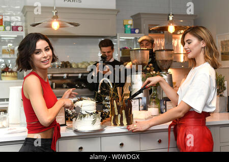 Lena Meyer-Landrut und Stefanie Giesinger bei einem Fotocall im L'Oréal Pop Up Cafe lohnt sich in der Uhlandstraße. Berlin, 08.02.2019 Stockfoto