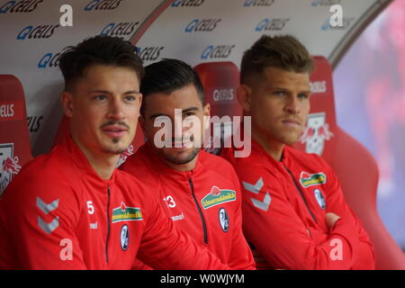 Ergänzungsspieler auf der Reservebank:. v. Robin Koch (Freiburg), Marco Terrazzino Marco Terrazino (Freiburg), Florian Niederlechner (Freiburg), 1. Fussball-BL: 18-19: 31. Sptg. - RB Leipzig vs SC Freiburg DFL-Bestimmungen verbieten die Verwendung von Fotografien als BILDSEQUENZEN UND/ODER QUASI-VIDEO Foto: Joachim Hahne/johapress Stockfoto