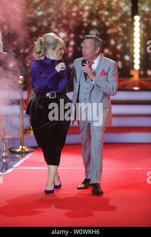 Maite Kelly und Roland Kaiser, Willkommen bei Carmen Nebel 15 Jahre Jubilaeumsshow, Velodrom, Berlin, 04.05.2019 Stockfoto