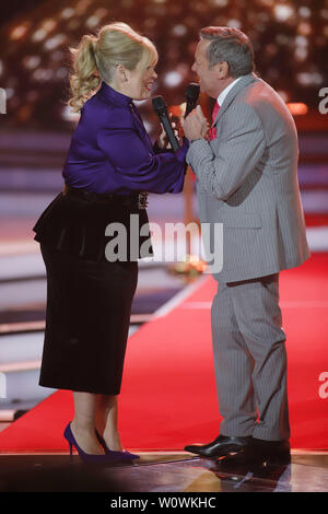 Maite Kelly und Roland Kaiser, Willkommen bei Carmen Nebel 15 Jahre Jubilaeumsshow, Velodrom, Berlin, 04.05.2019 Stockfoto