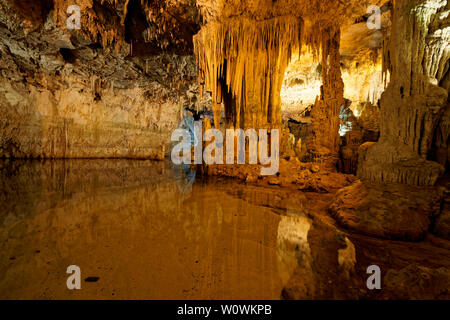 Imposante Grotta di Nettuno in Sardinien (Italien) Stockfoto