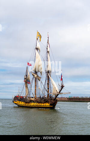 SCHEVENINGEN, 20. Juni 2019 - Großsegler Shtandart, Russische Schiff in den Hafen von Scheveningen für die Liberty Tall Ships Regatta in Den Haag, N Stockfoto