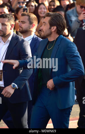 Los Angeles, USA. 26 Juni, 2019. Jake Gyllenhaal bei der Weltpremiere des Films 'Spider-Man: Weit weg von zu Hause' an der TCL Chinese Theater. Los Angeles, 26.06.2019 | Verwendung der weltweiten Kredit: dpa/Alamy leben Nachrichten Stockfoto