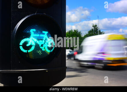 Dedizierte Zyklus Ampel an der Leeds Zyklus super Highway yorkshire United Kingdom Stockfoto