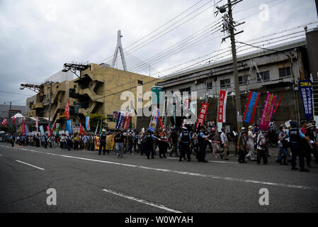 Osaka, Japan. Juni 28, 2019 - März während eines Protestes in der Nähe des G20-Gipfels in Osaka, Japan. Credit: Ben Weller/LBA/Alamy leben Nachrichten Stockfoto