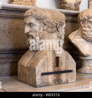 Rom. Italien. Doppel Herm von Epikur (links) und Metrodorus (rechts) in der Halle des Philosophen, die Kapitolinischen Museen. Musei Capitolini. Doppel herm Stockfoto