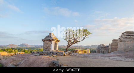 Alte Ruinen in Hampi Dorf im Süden von Indien Stockfoto