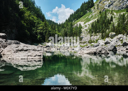 Schwarzer See (črno jezero) im Nationalpark Triglav, Slowenien Stockfoto