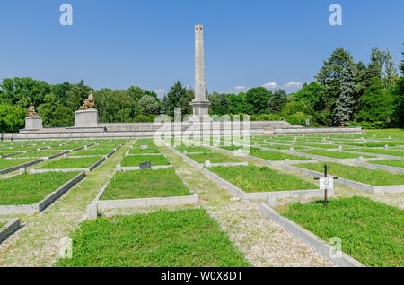 Sowjetische Militär Mausoleum Friedhof. Denkmal für die sowjetischen Soldaten starben gegen Nazi-Deutschland zu kämpfen. Warschau, mazovian Provinz, Polen. Stockfoto