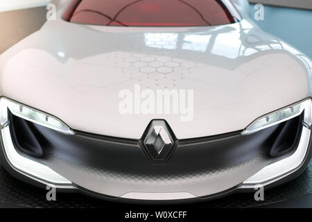 Bukarest, Rumänien - 28. Juni 2019: Der Renault Trezor Konzept hypercar der Presse präsentiert während der Eröffnung der Renault Bukarest verbunden. Stockfoto