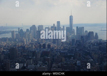 Blick auf Lower Manhattan vom Empire State Building Stockfoto