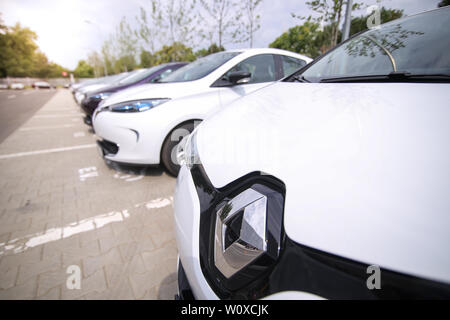 Bukarest, Rumänien - 28. Juni 2019: Details mit dem Logo der französischen Autohersteller Renault. Stockfoto