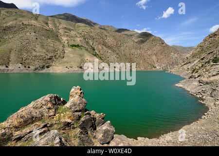 Fan Gebirge in Tadschikistan sind eine von Zentralasien ist Premier trekking Ziel. Die schöne sieben See Trek von penjikent. Blick auf den See nu Stockfoto