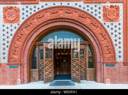 Haupteingang Flagler College in historischen St Augustine Florida das ehemalige Hotel Ponce de Leon als National Historic Landmark aufgeführt ist Stockfoto