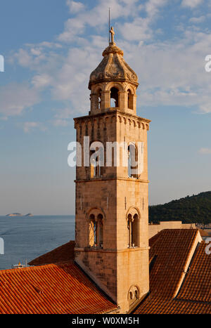 Dominikanerkloster, Blick auf den Glockenturm von der Stadtmauer, Dubrovnik, Kroatien Stockfoto
