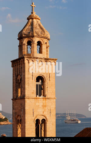 Dominikanerkloster, Blick auf den Glockenturm von der Stadtmauer, Dubrovnik, Kroatien Stockfoto