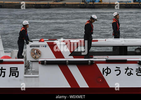 Juni 28, 2019 - Tokio, Japan - Polizei und hohe Sicherheit könnte in Osaka Japan während des Besuchs des Präsidenten, Premierminister und andere Führungskräfte aus der ganzen Welt gesehen werden, die für die jährlichen Gipfeltreffen der Gruppe der G20 am Juni 28, 2019 versammelt. Foto: Ramiro Agustin Vargas Tabares (Credit Bild: © Ramiro Agustin Vargas Tabares/ZUMA Draht) Stockfoto