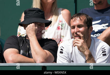 Slough, Großbritannien. 28 Juni, 2019. ANDRE AGGASI (Trainer von Grigor DIMITROV Bulgarien) während der boodles Tennis Ausstellung 2019 Tag 4 bei Stoke Park, Slough, England am 28. Juni 2019. Foto von Andy Rowland. Credit: PRiME Media Images/Alamy leben Nachrichten Stockfoto