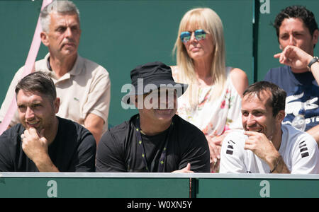 Slough, Großbritannien. 28 Juni, 2019. ANDRE AGGASI (Trainer von Grigor DIMITROV Bulgarien) während der boodles Tennis Ausstellung 2019 Tag 4 bei Stoke Park, Slough, England am 28. Juni 2019. Foto von Andy Rowland. Credit: PRiME Media Images/Alamy leben Nachrichten Stockfoto