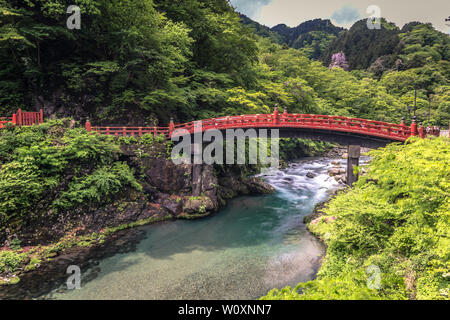 Nikko - 22. Mai 2019: Shinkyo Brücke in Nikko, Japan Stockfoto