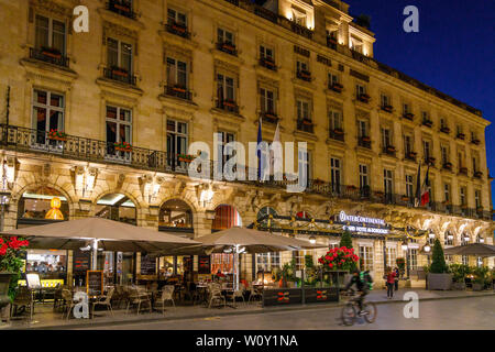 Das Intercontinental Hotel, auf der Place de la Comédie, Bordeaux, Frankreich. Gebäude aus dem 18. Jahrhundert mit einem neoklassischen inspirierte Fassade. Stockfoto