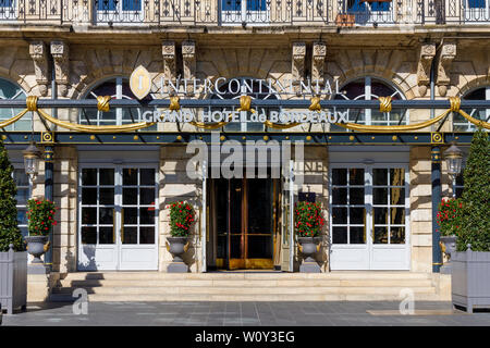 Das Intercontinental Hotel, auf der Place de la Comédie, Bordeaux, Frankreich. Gebäude aus dem 18. Jahrhundert mit einem neoklassischen inspirierte Fassade. Stockfoto