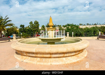 Schloss in Spanien mit Springbrunnen Stockfoto