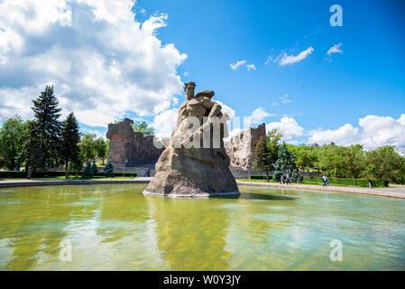 Wolgograd, Russland - 26. MAI 2019: Stand zum Tod Denkmal auf Mamayev Kurgan Stockfoto