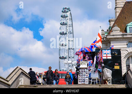 Das London Eye, das berühmte Riesenrad am Südufer der Themse in London, Vereinigtes Königreich Stockfoto